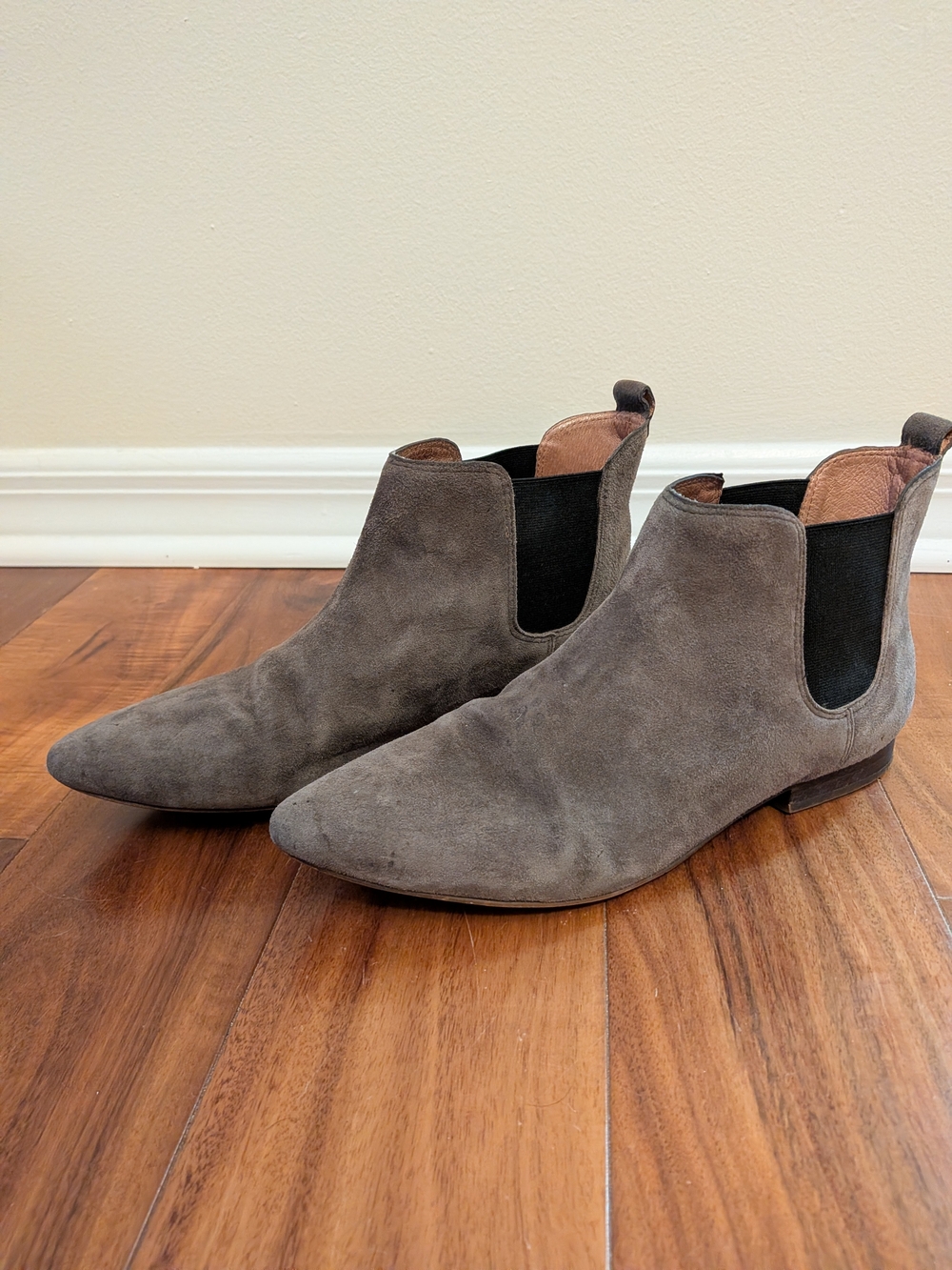 Madewell Gray Suede Chelsea Ankle Boots | Size 7.5
